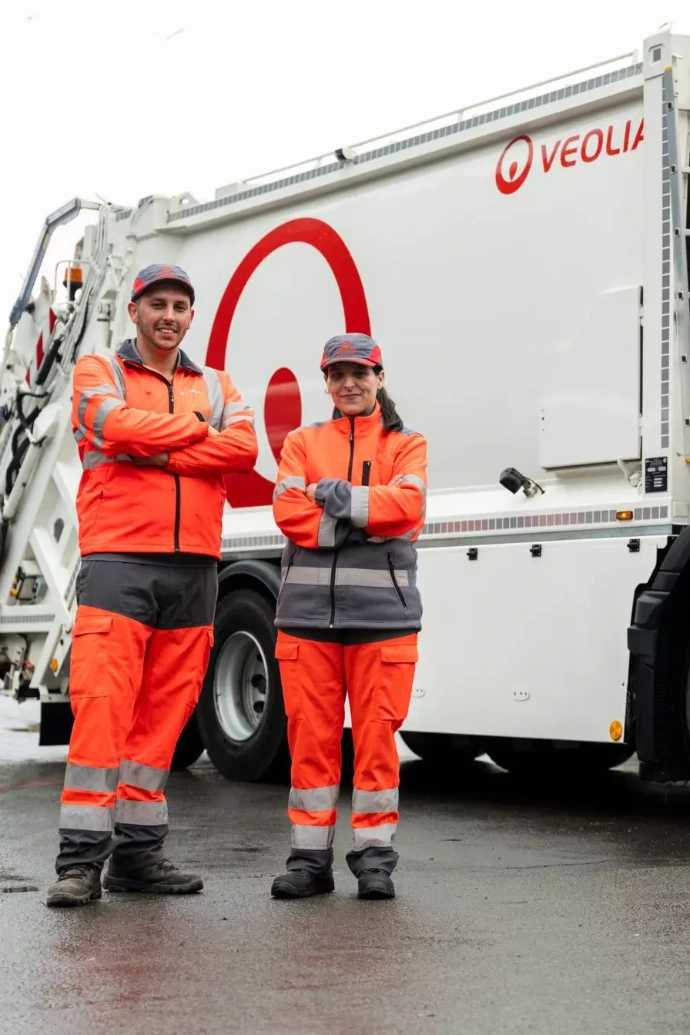 Veolia - Waste truck and its drivers